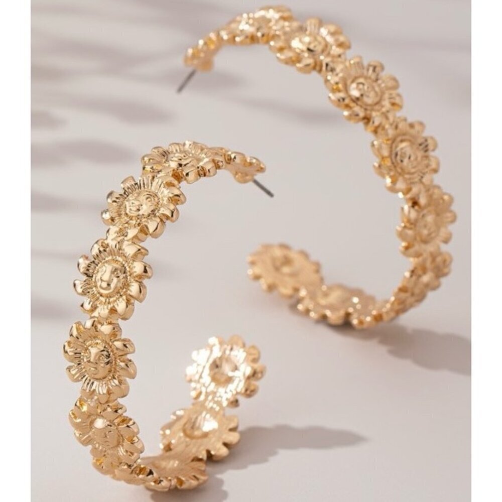 AUDREY FLOWER HOOP EARRINGS